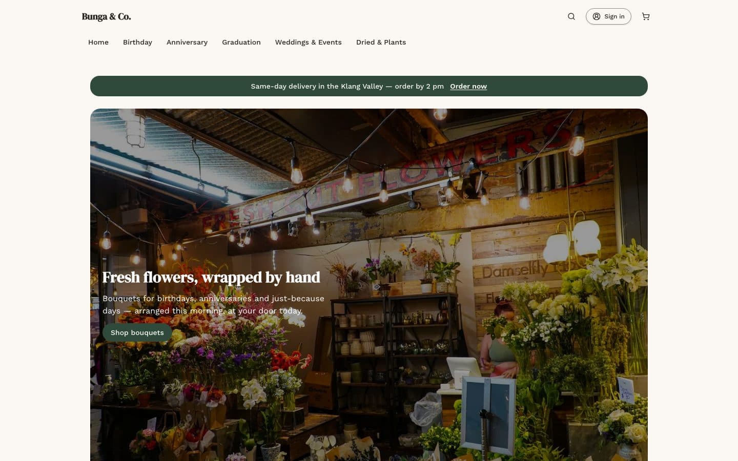 Bunga & Co., a florist store built with Tokoo, shown in a browser and on a phone